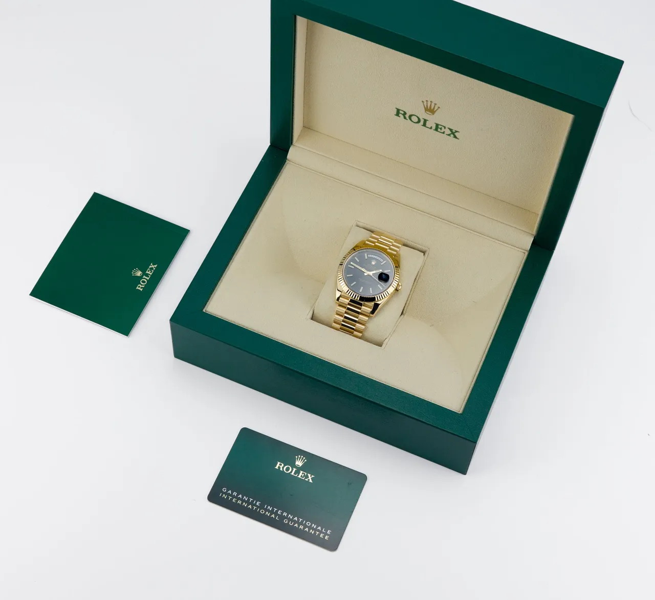 Rolex Day-Date 40 complete set with box and papers