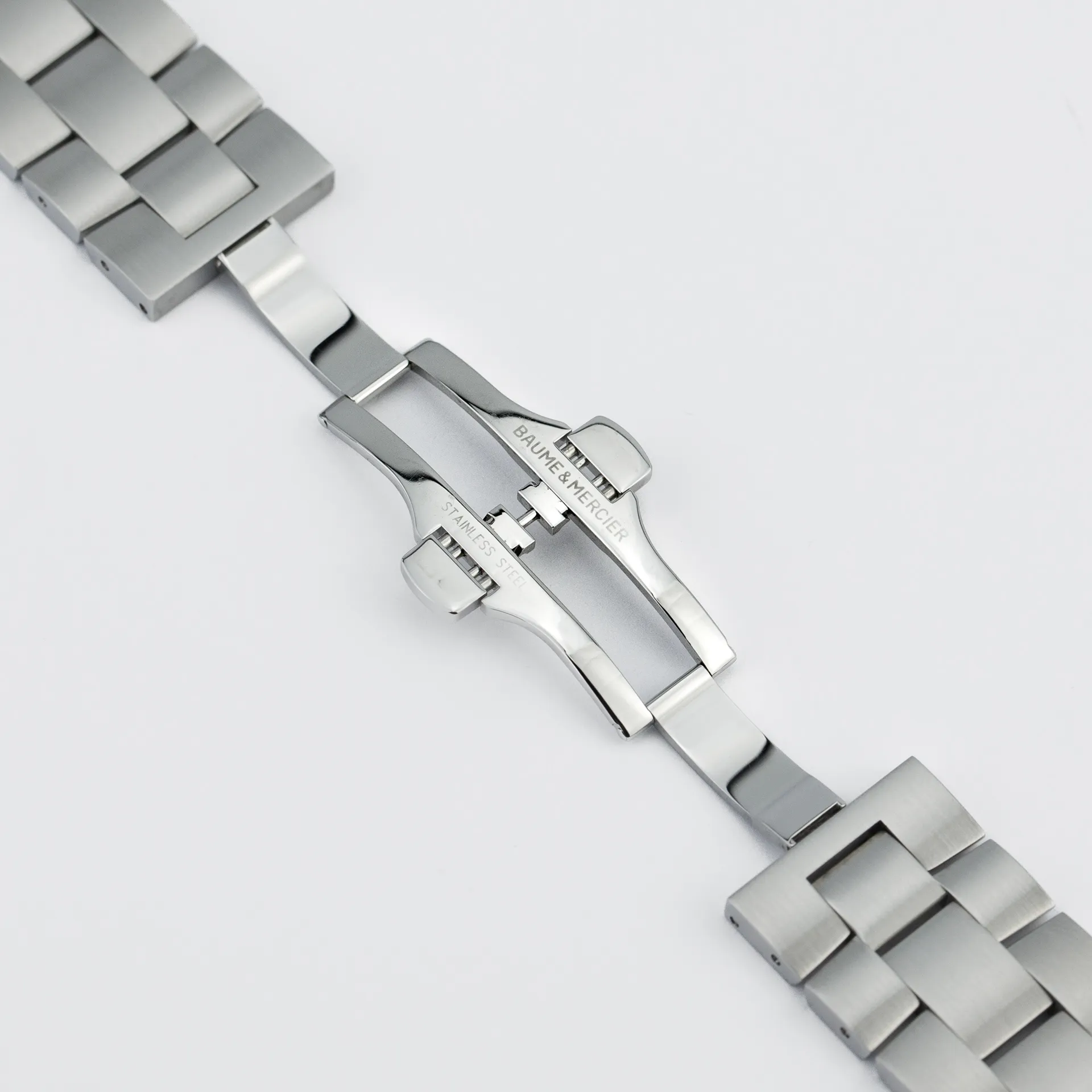 Clifton Club 42mm Quartz - Image 8