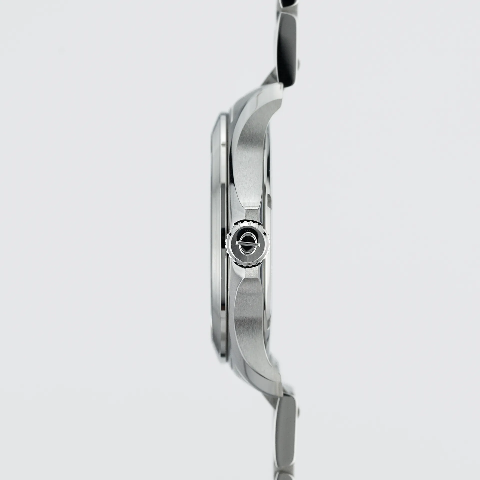 Clifton Club 42mm Quartz - Image 4