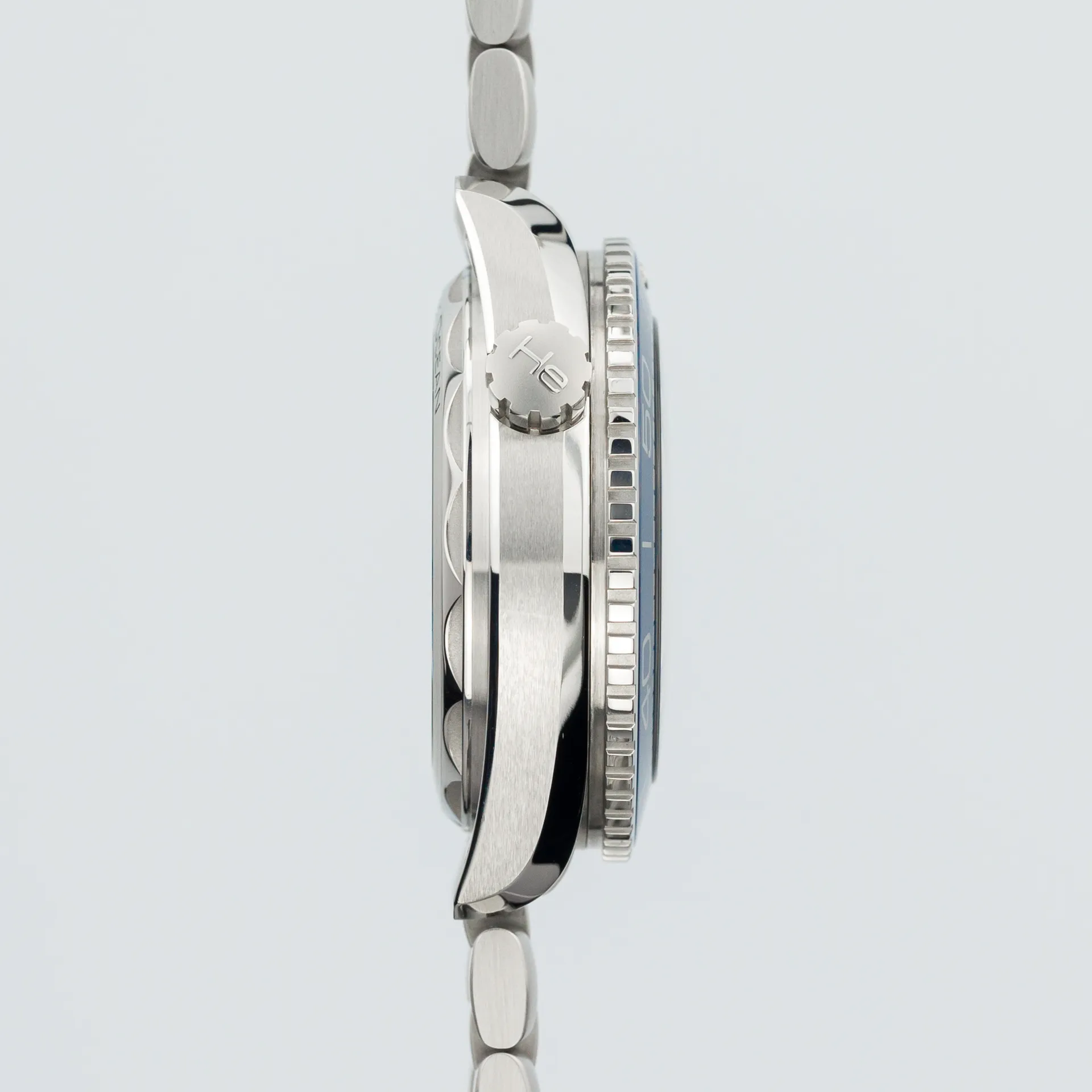 Planet Ocean 600M Master Chronometer Blue 43.5mm - Image 5