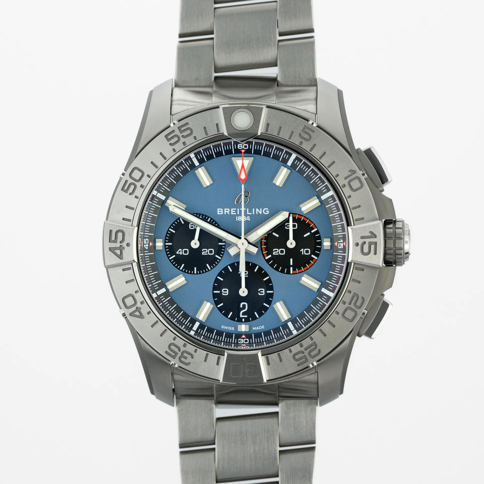 Super Avenger B01 Chronograph 46mm Titanium - EB0148101C1E1