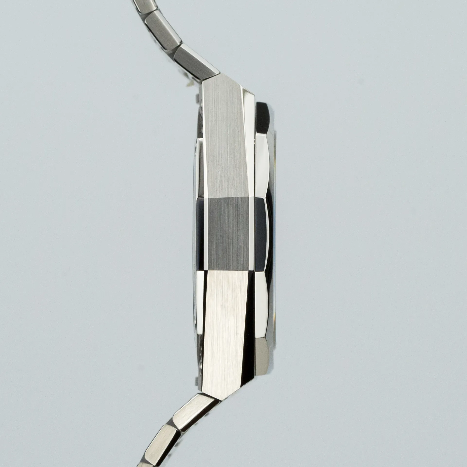 DEFY Skyline 41 - Image 3