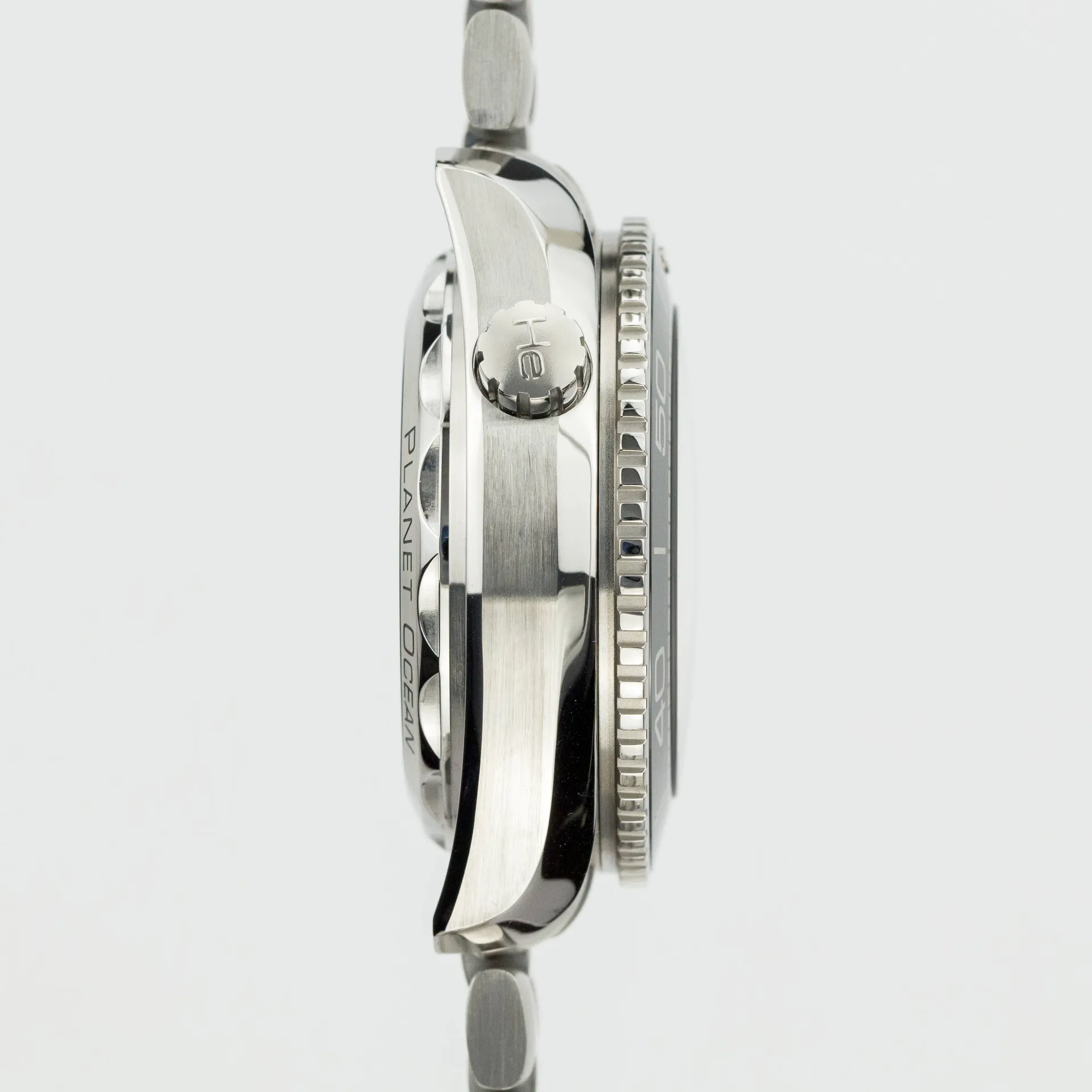 Planet Ocean 600M Master Chronometer Chronograph 45.5mm - Image 5