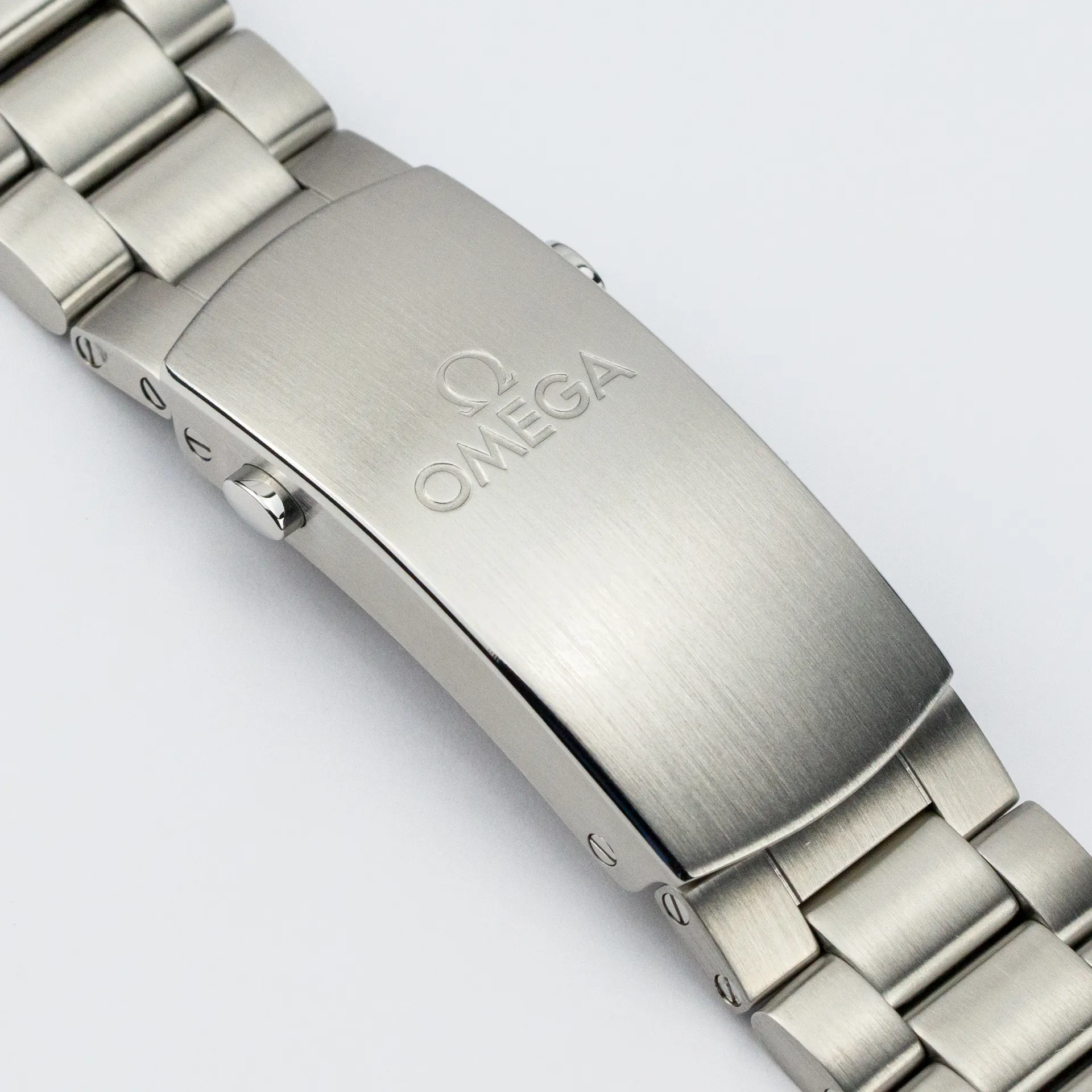 Planet Ocean 600M Master Chronometer Chronograph 45.5mm - Image 8