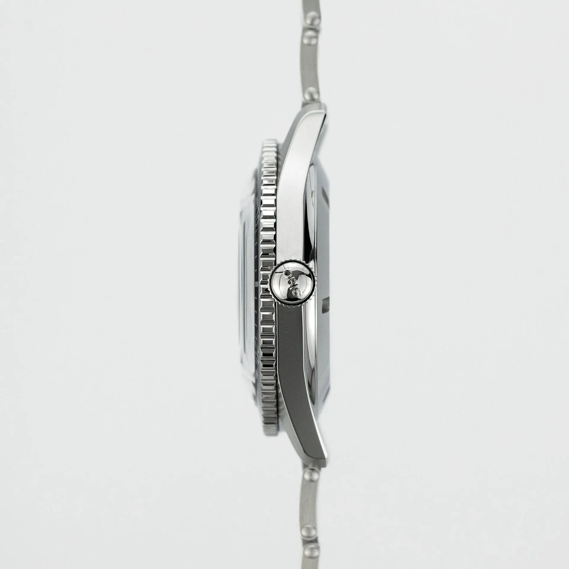 Divers Sixty-Five Green on Bracelet - Image 6