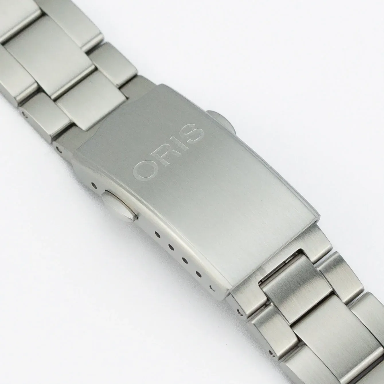 Divers Sixty-Five Green on Bracelet - Image 8