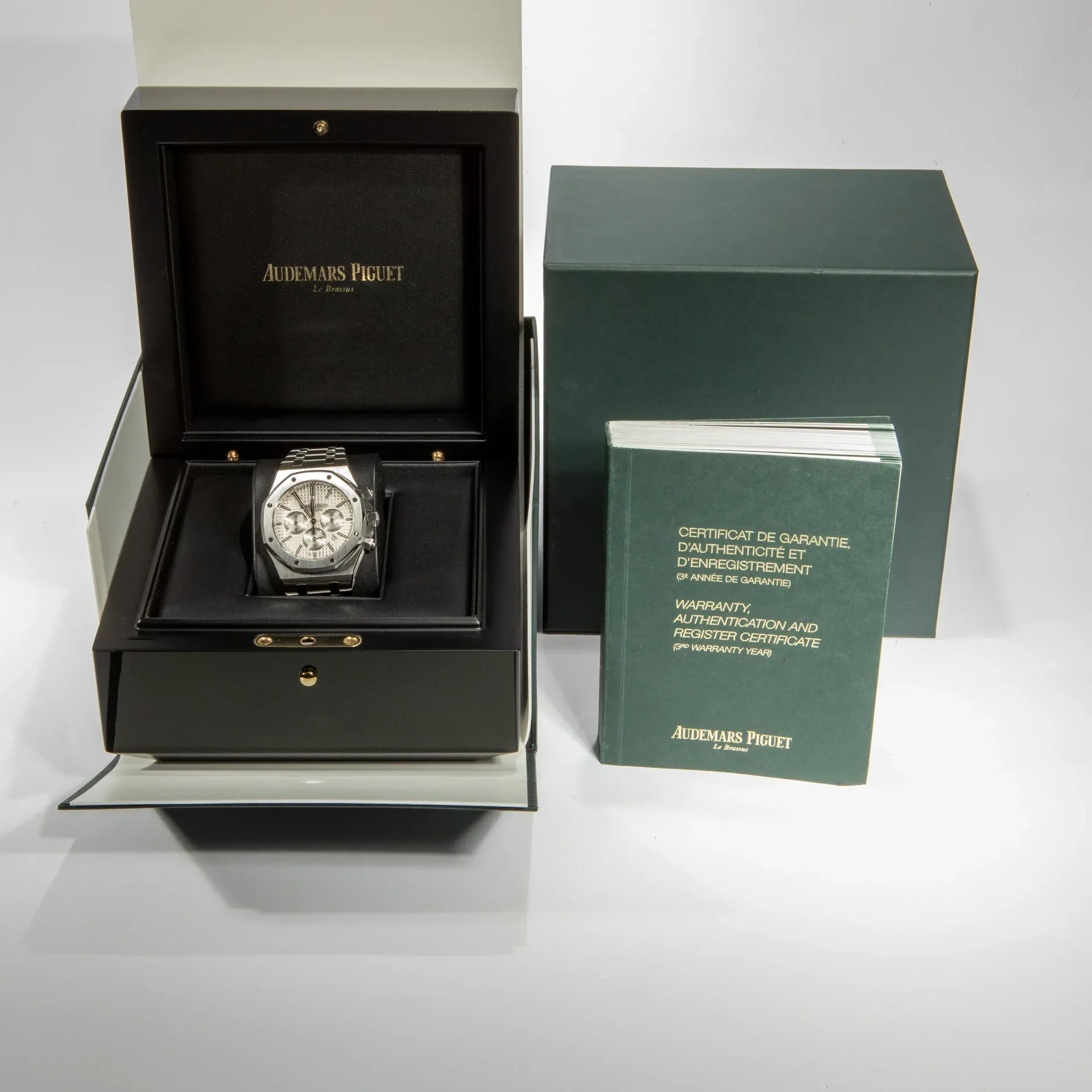 Audemars Piguet Royal Oak Chronograph Silver dial - Image 2