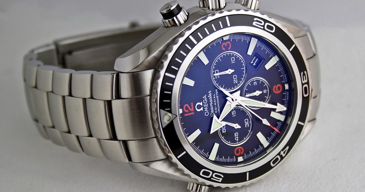 Hero: luxury watches shipping to France