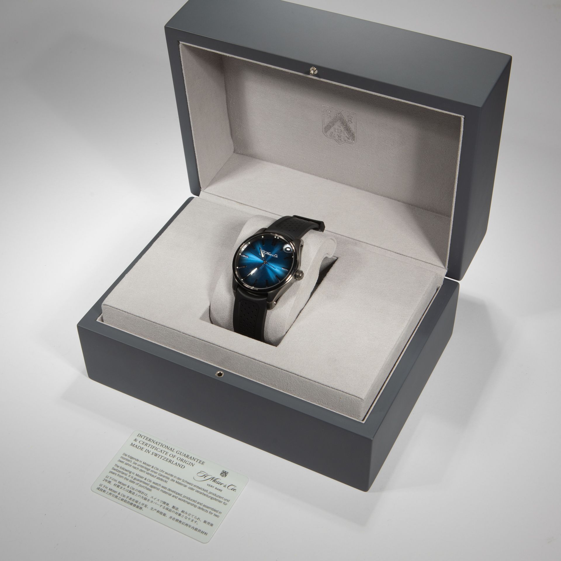 H. Moser & Cie Pioneer Centre Seconds 42.8mm Funky Blue Black Limited Edition - Image 2