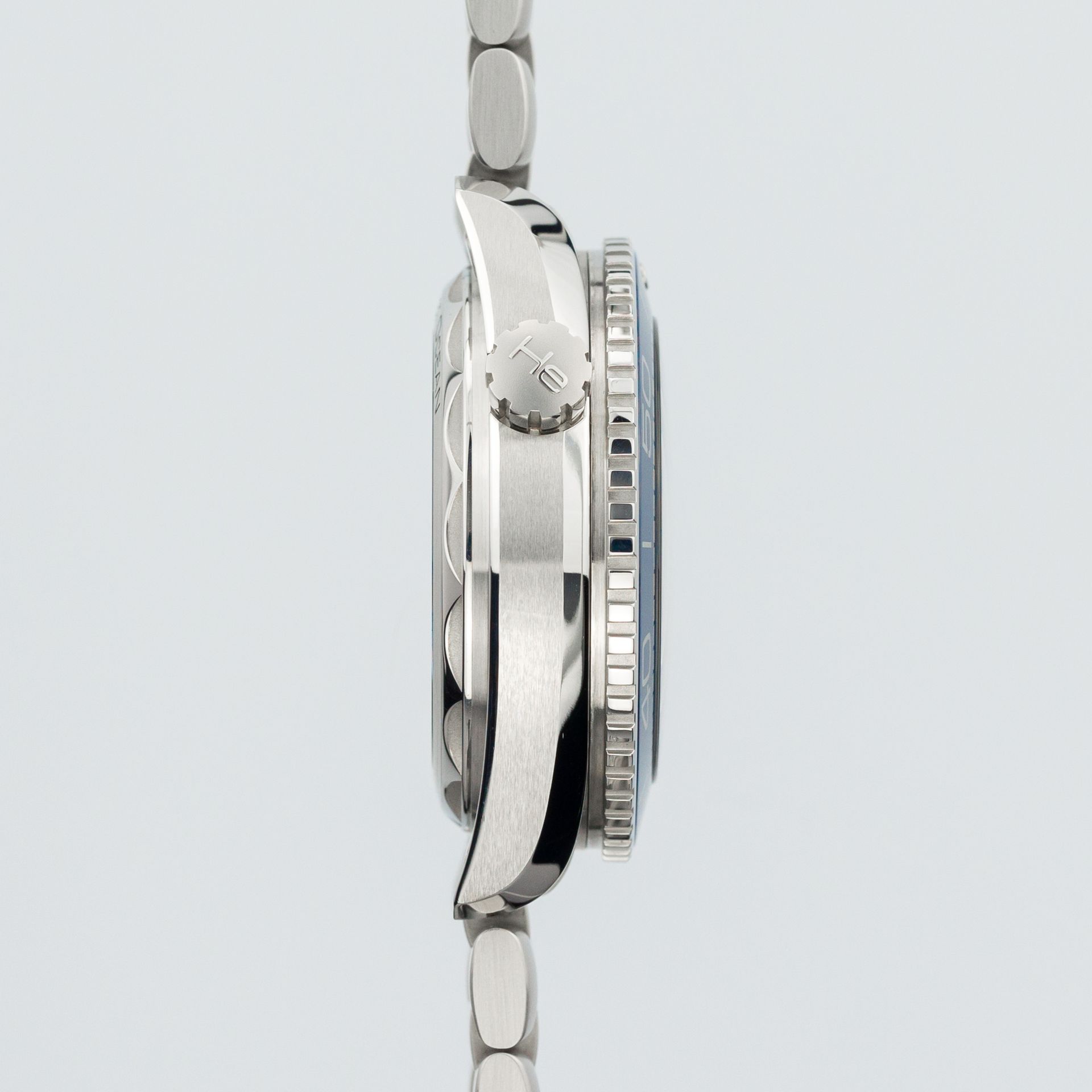 Planet Ocean 600M Master Chronometer Blue 43.5mm - Image 5
