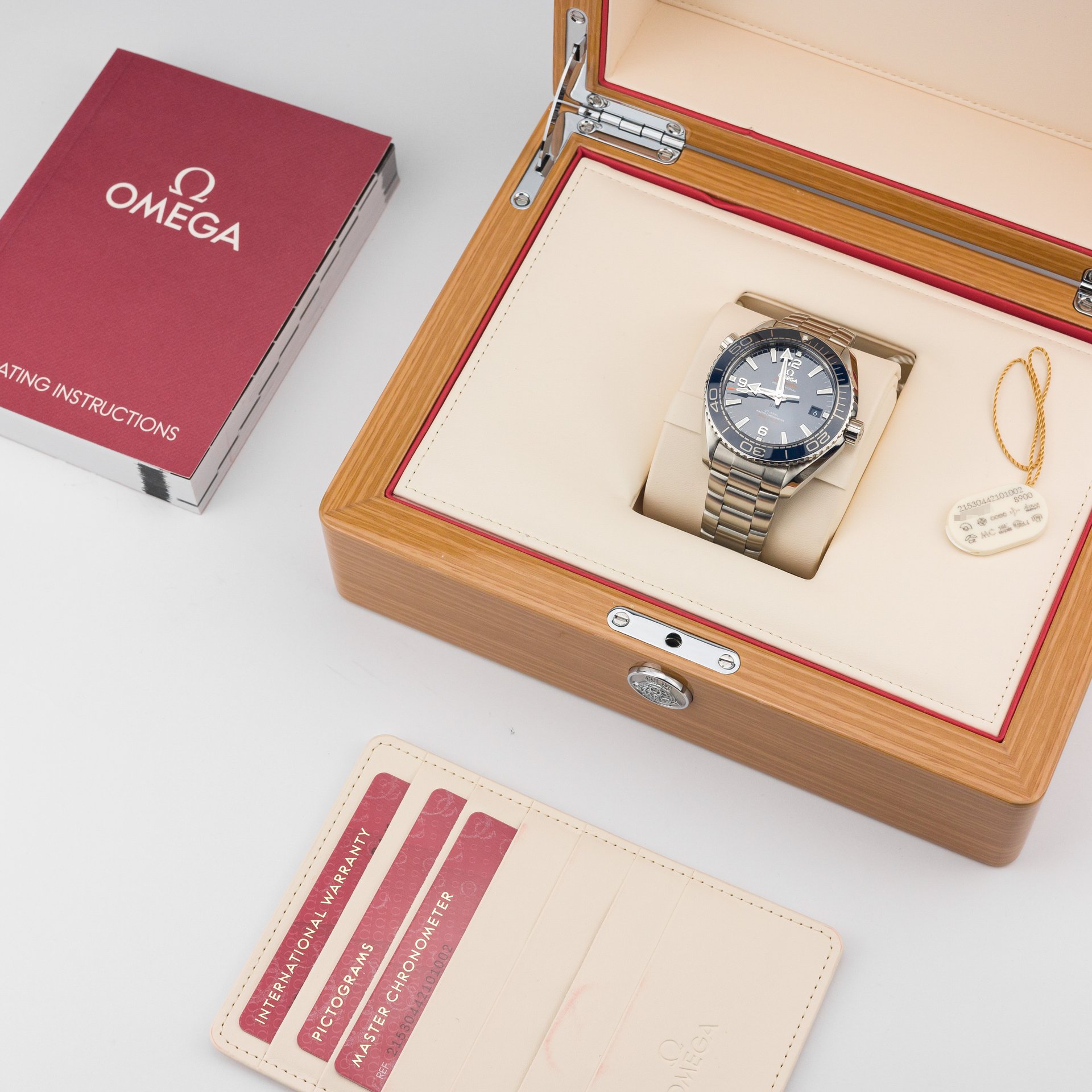 Omega Planet Ocean 600M Master Chronometer Blue 43.5mm - Image 2