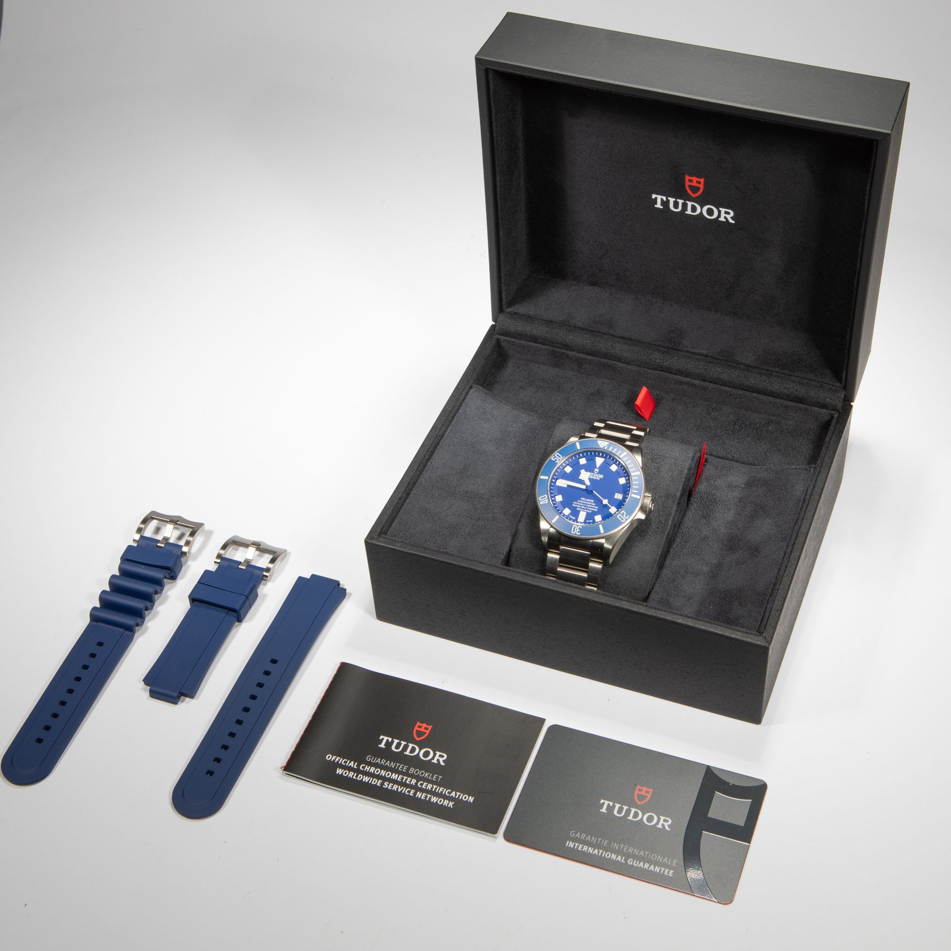 Pelagos 42mm Titanium Blue - Image 2