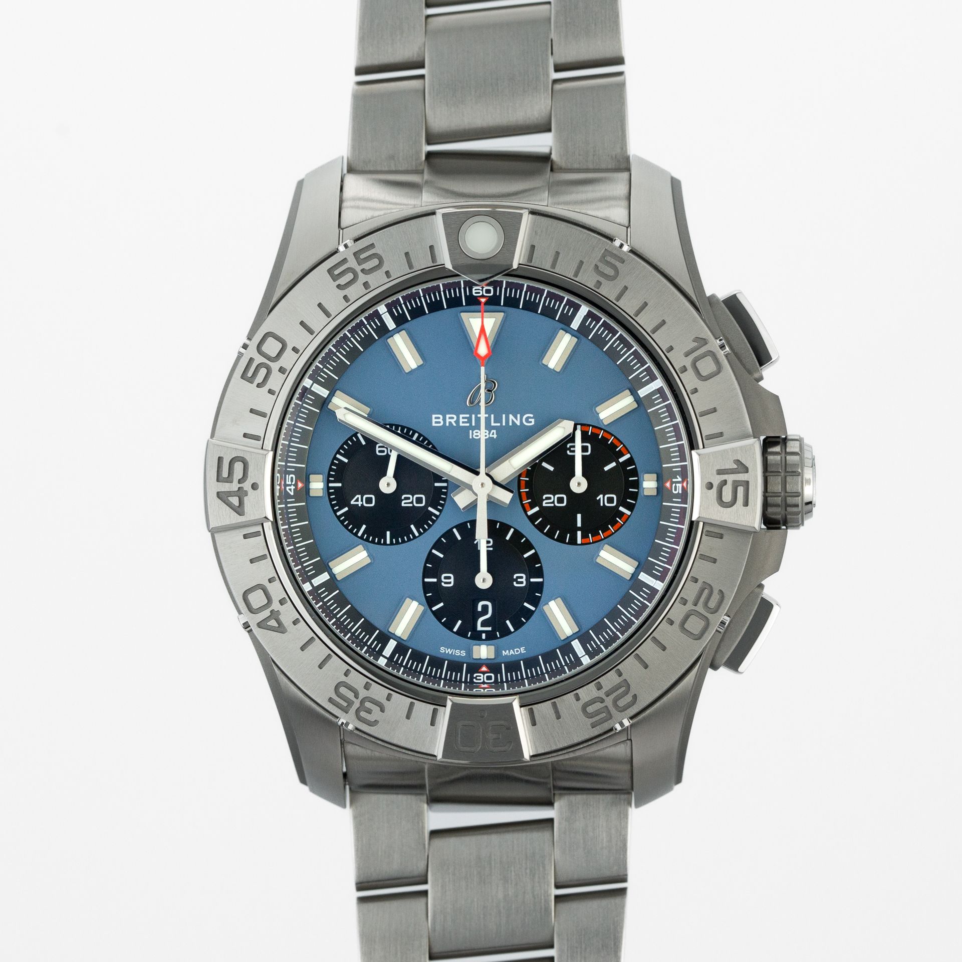 Super Avenger B01 Chronograph 46mm Titanium - Image 1