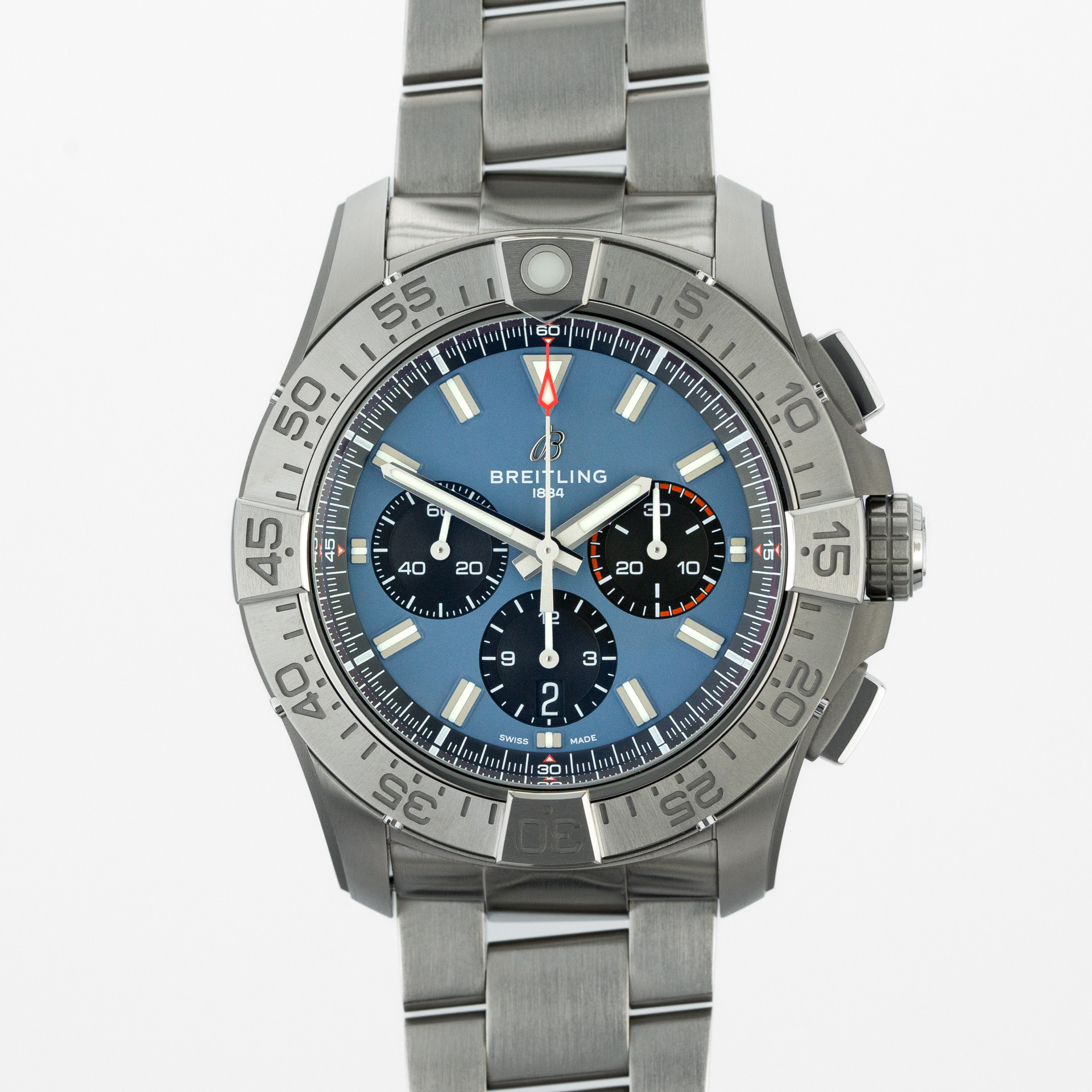 Super Avenger B01 Chronograph 46mm Titanium - Image 1