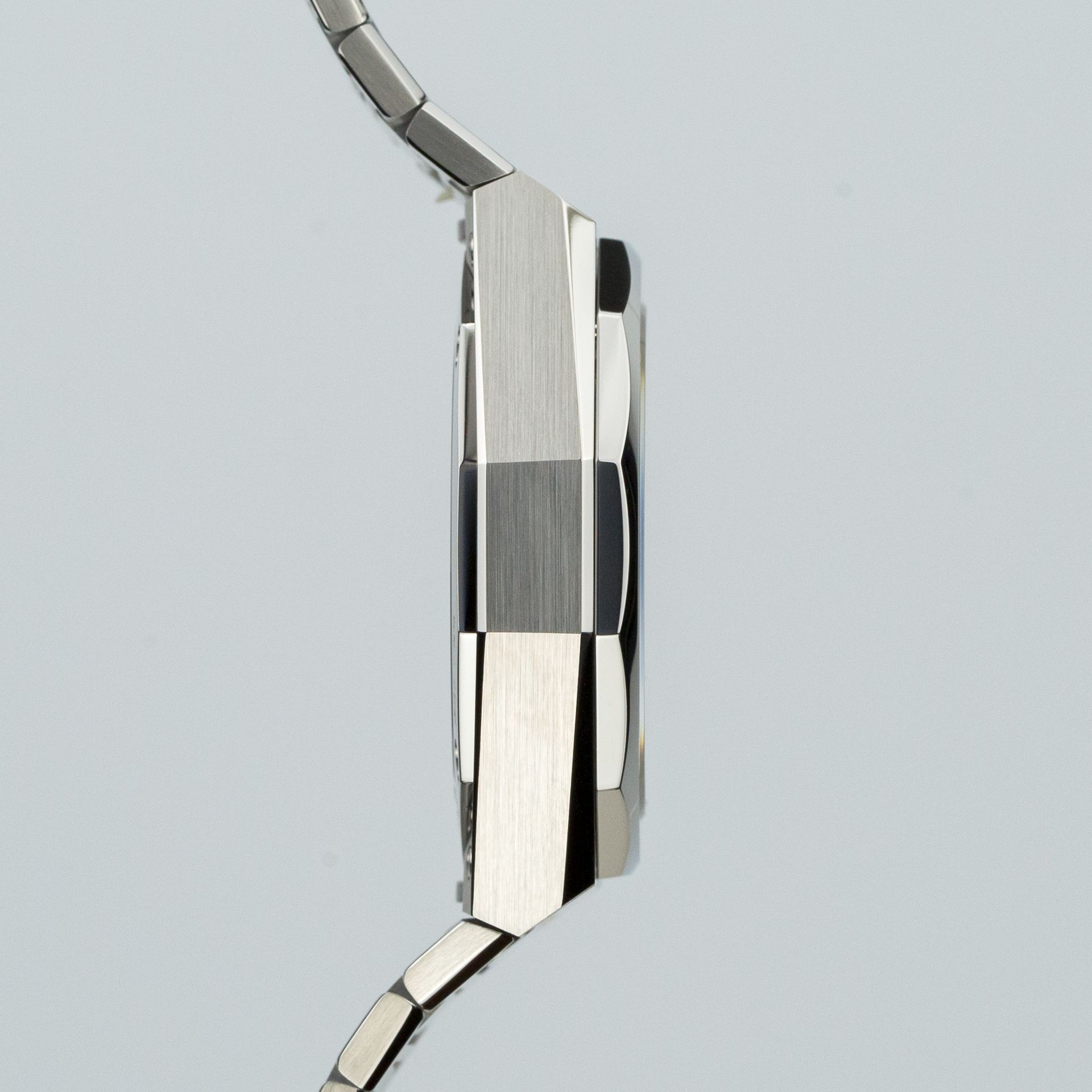 DEFY Skyline 41 - Image 3