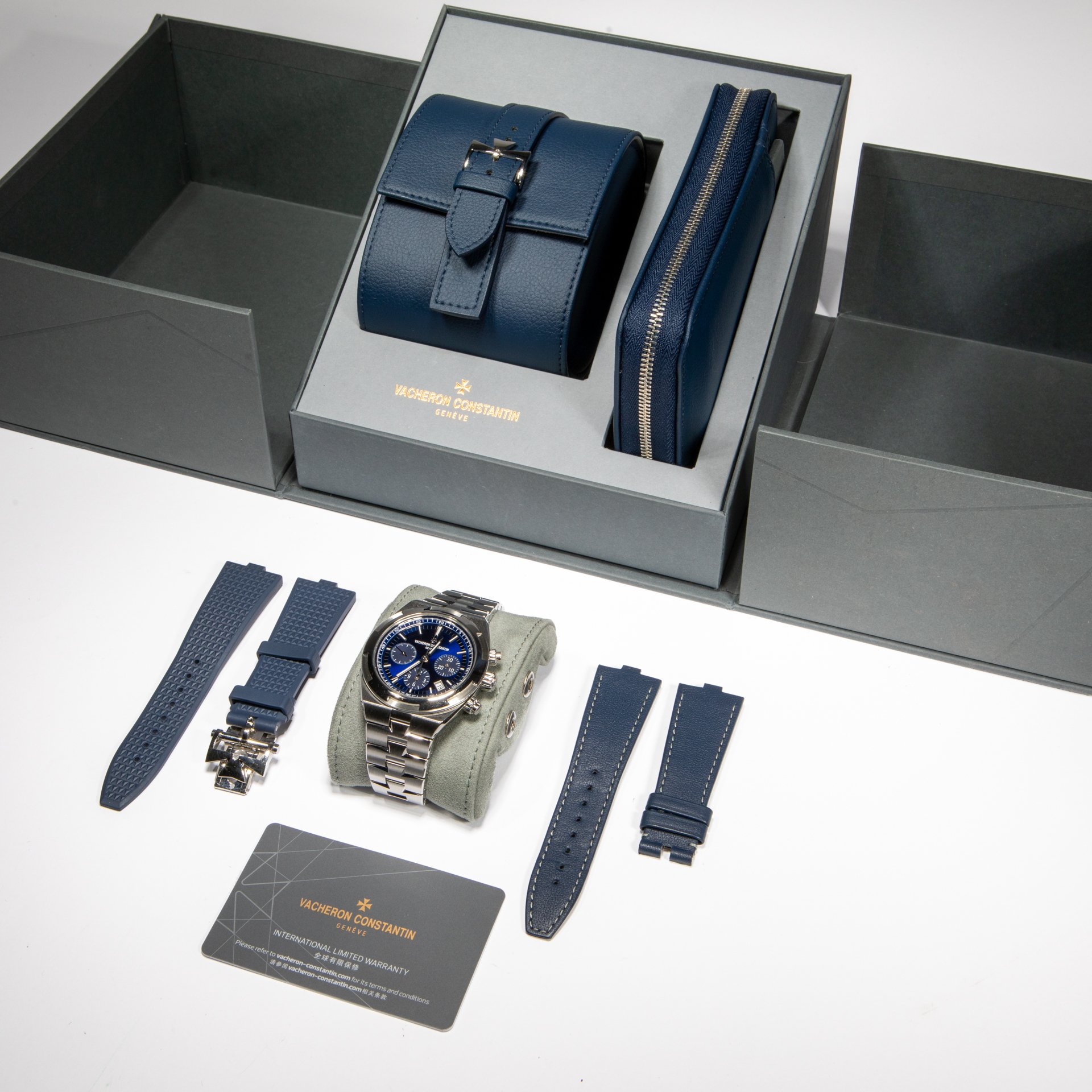 Vacheron Constantin Overseas Chronograph Blue dial - Image 2