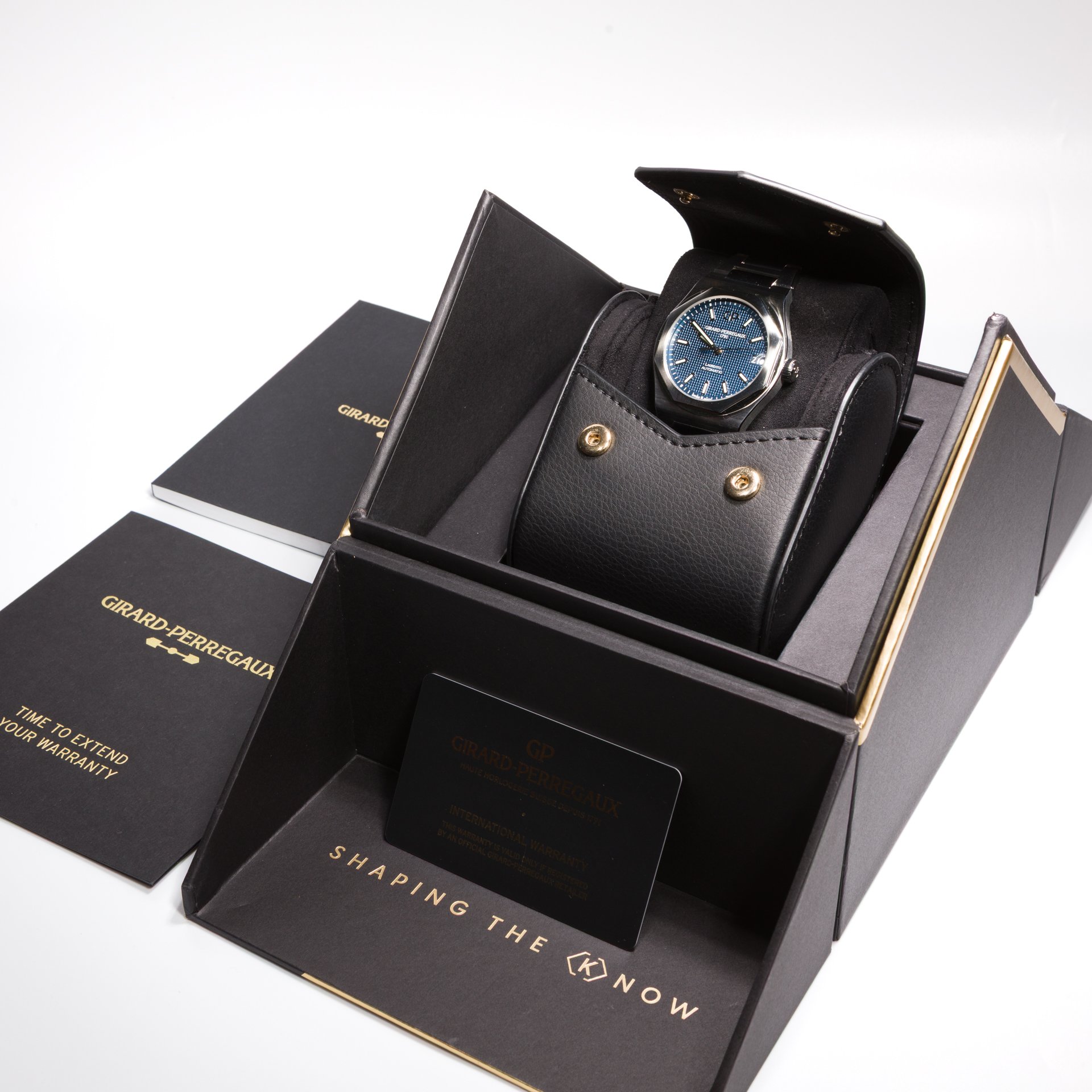 Girard-Perregaux Laureato 42mm Blue Dial - Image 2