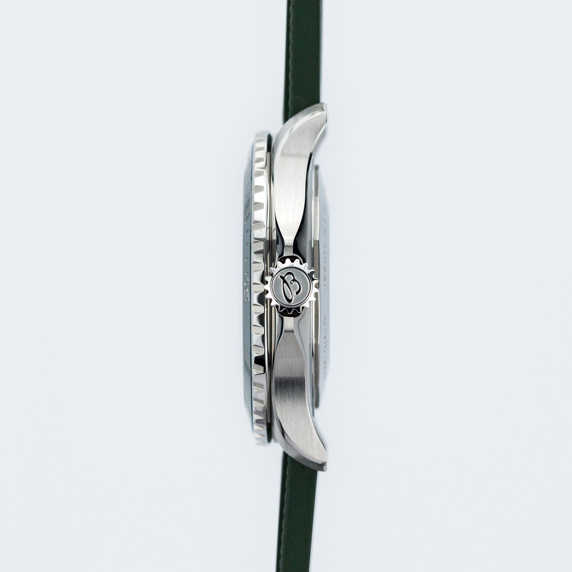 Superocean 44mm Green Dial  - Image 4