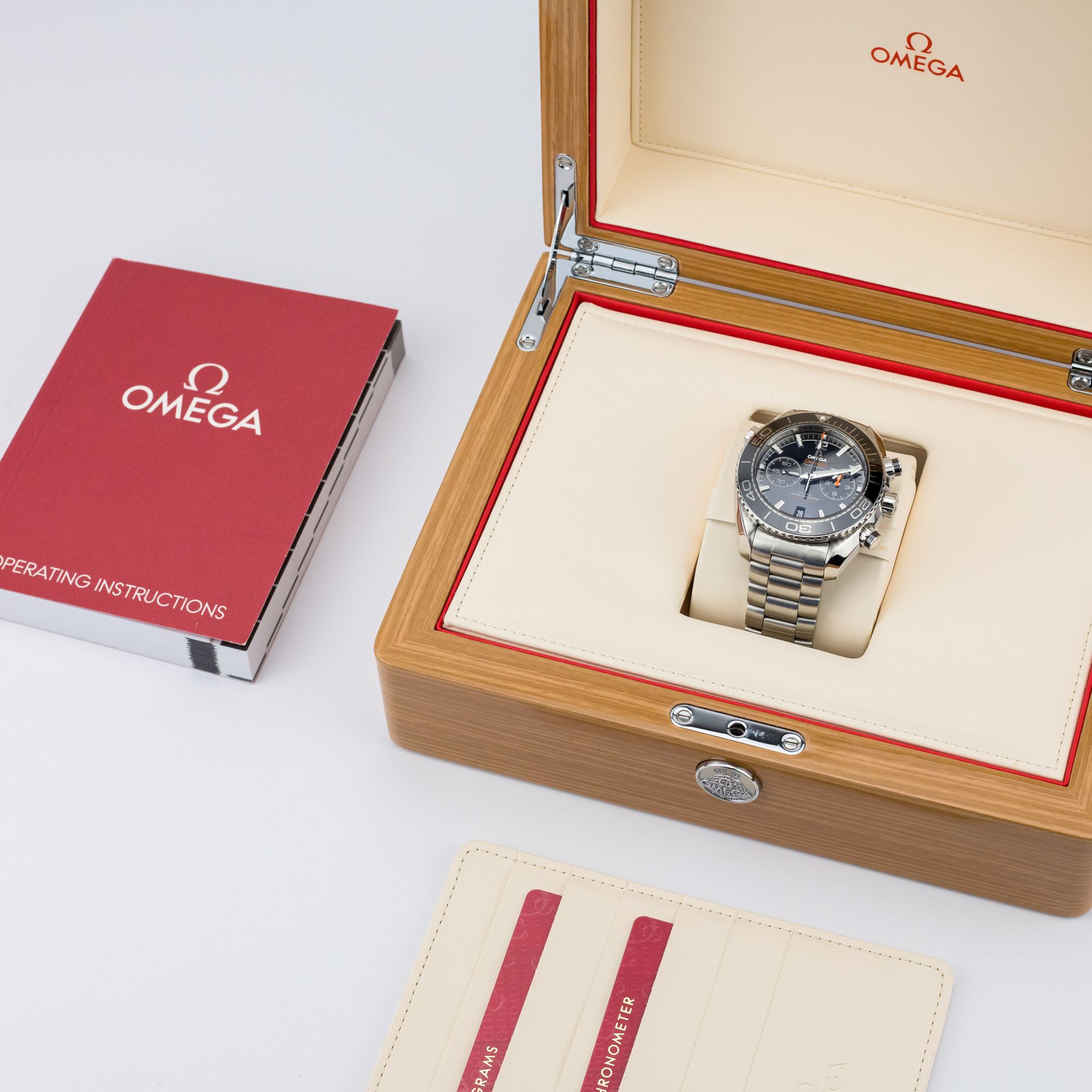 Planet Ocean 600M Master Chronometer Chronograph 45.5mm - Image 2