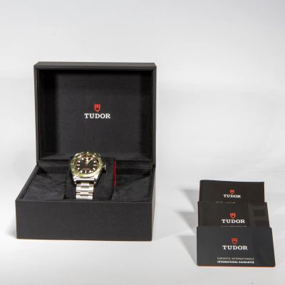 Tudor Black Bay Green Harrods Limited edition M79230G-0001 - Alternate view
