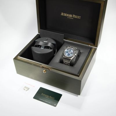 Audemars Piguet Royal Oak Perpetual Calendar Blue 26574ST.OO.1220ST.03 - Alternate view
