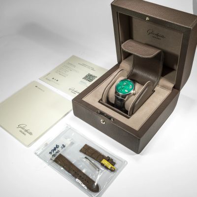 Glashütte Original PanoMaticLunar Green dial 1-90-02-13-32-62 - Alternate view