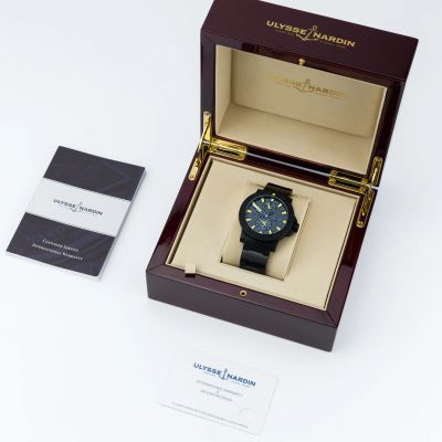 Ulysse Nardin Maxi Marine Diver Black Sea - Yellow accents, Limited edition 263-92-3C/924 - Alternate view