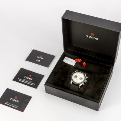 Tudor Black Bay Chrono 'Panda' 79360N-0008 - Alternate view