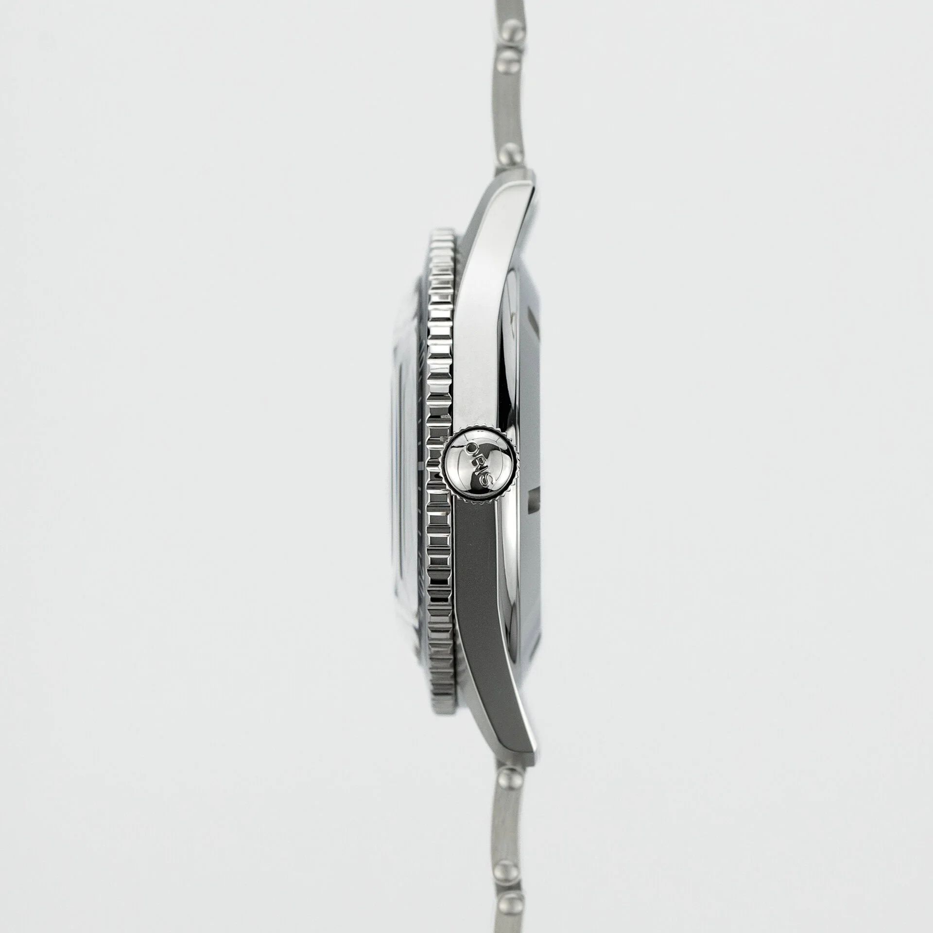 Divers Sixty-Five Green on Bracelet - Image 6