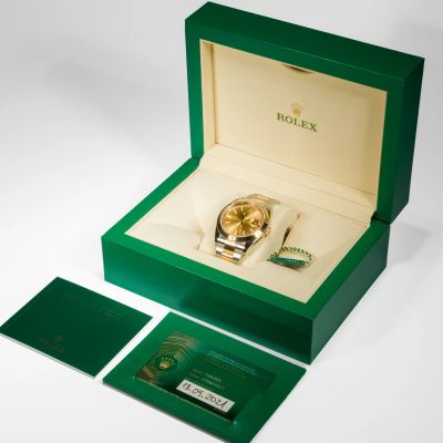 Rolex Datejust 41 Smooth bezel and Champagne dial 126303-0009 - Alternate view
