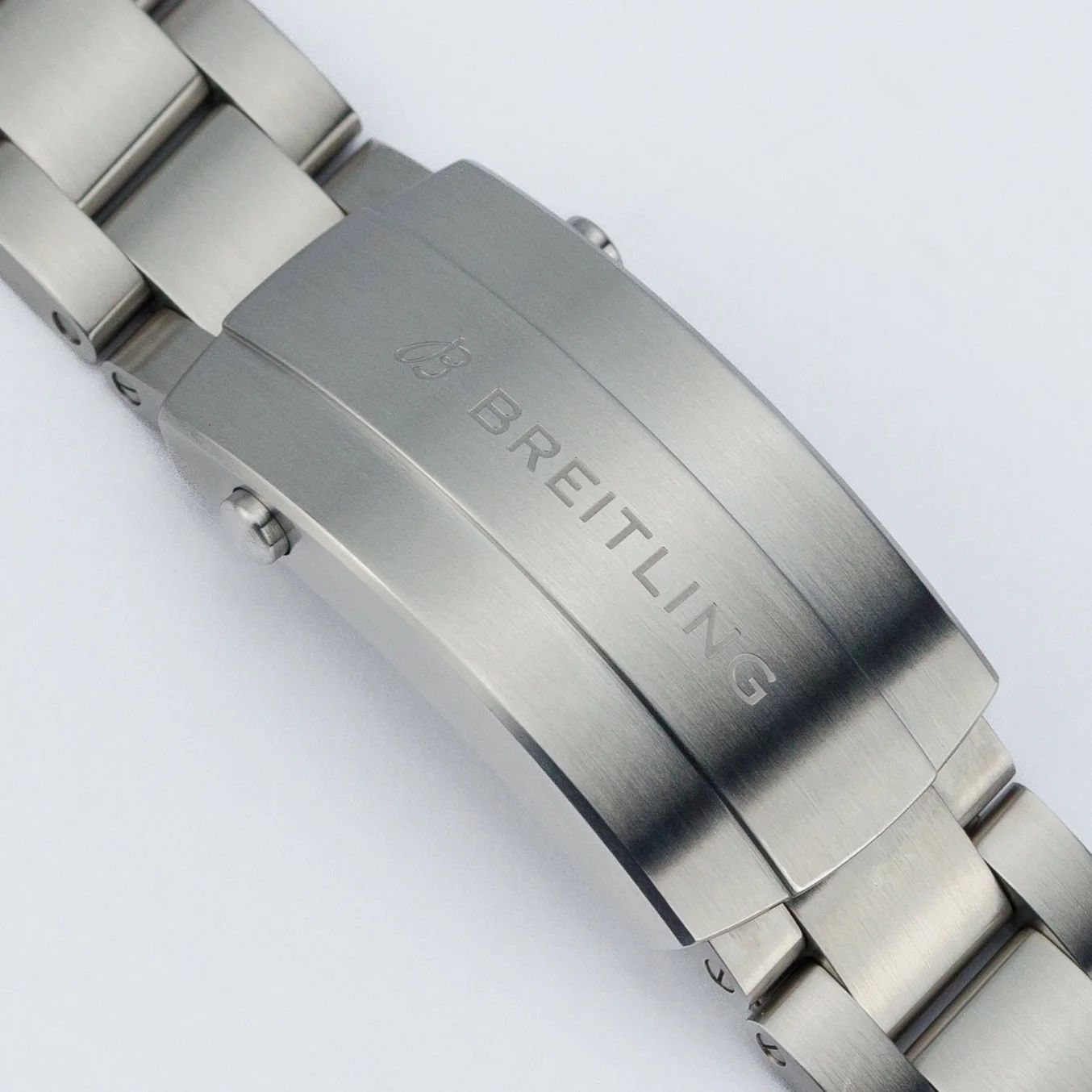Avenger B01 Chronograph 44 Chronometer - Image 8