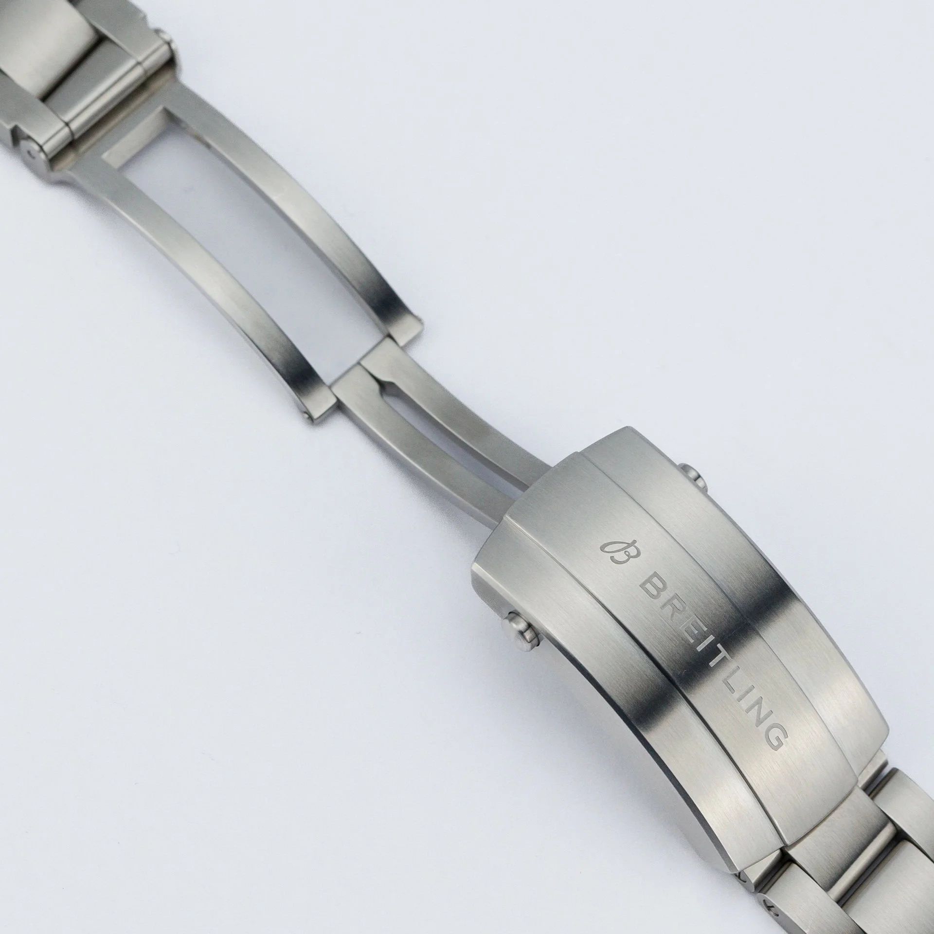 Avenger B01 Chronograph 44 Chronometer - Image 9