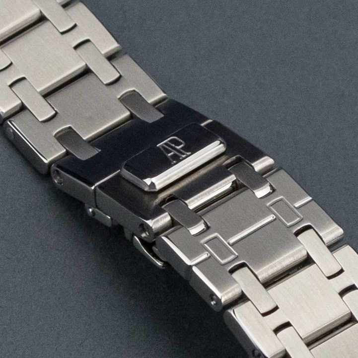 Audemars Piguet Royal Oak Nick Faldo Limited edition 15190SP.OO.0789ST.01 steel Black 2004 - Strap/bracelet view