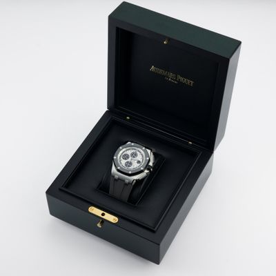 Audemars Piguet Royal Oak Offshore Chronograph "Panda" 26400SO.OO.A002CA.01 - Alternate view
