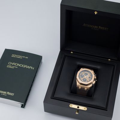 Audemars Piguet Royal Oak Offshore Chronograph Pink Gold 26470OR.OO.A002CR.01 - Alternate view