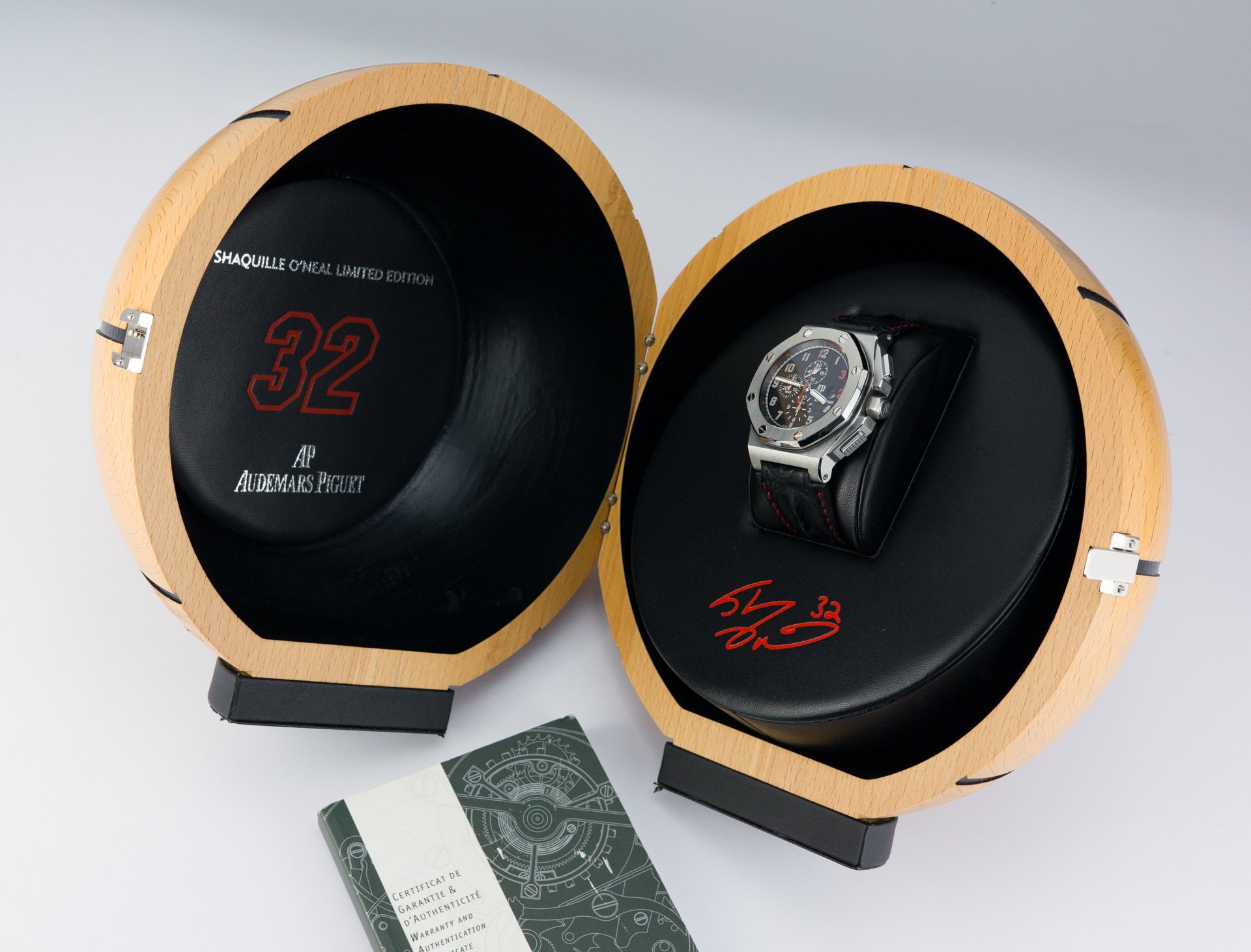 Royal Oak Offshore Chronograph Shaquille Limited edition - 26133ST.OO.A101CR.01 - Image 2