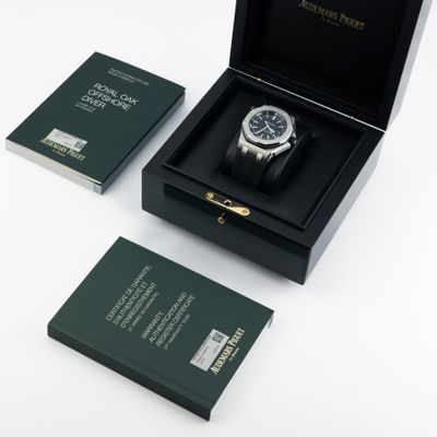 Audemars Piguet Royal Oak Offshore Diver 42mm 15703ST.OO.A002CA.01 - Alternate view