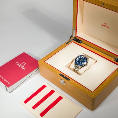 Omega Seamaster Professional Planet Ocean 600M 39.5mm Blue 215.30.40.20.03.001 - Alternate view