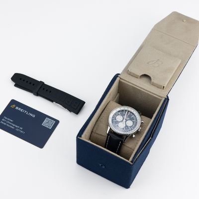 Breitling Navitimer 01 AB012721/BD09/441X - Alternate view