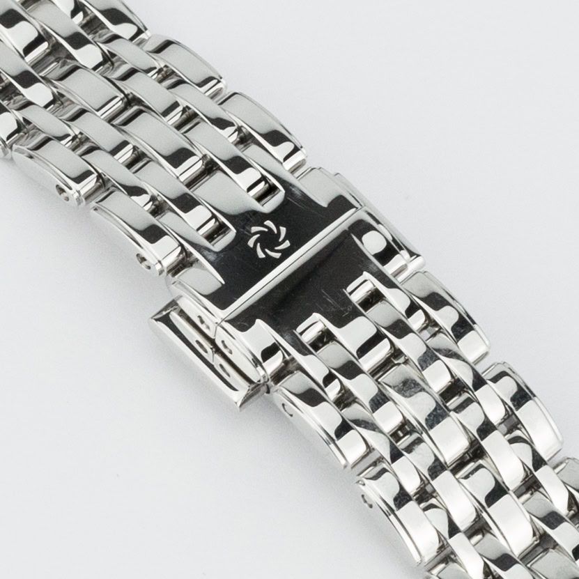 Carl F. Bucherer Ladies Adamavi 00.10320.08.15.22 steel Silver 2024 - Strap/bracelet view