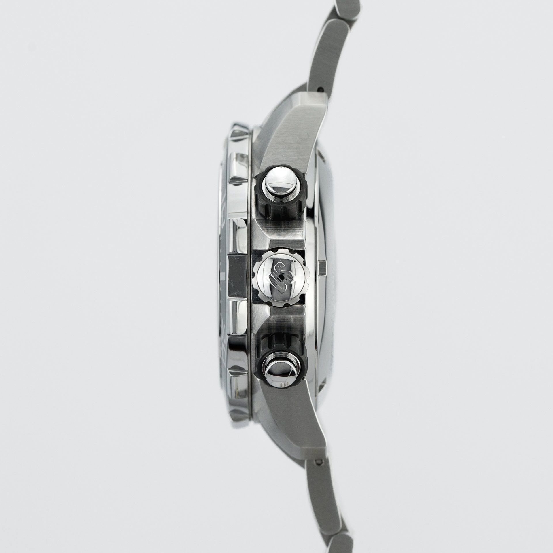Certina DS Action Diver Chronograph C013.427.11.051.00 steel Black 2021 - Right side view