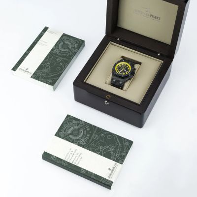 Audemars Piguet Piguet Royal Oak Offshore Chronograph "Bumble Bee" 26176FO.OO.D101CR.02 - Alternate view