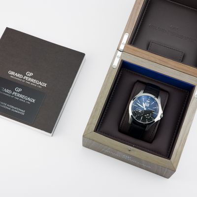 Girard-Perregaux Traveller MoonPhase Large Date 49650-11-631-BB6A - Alternate view