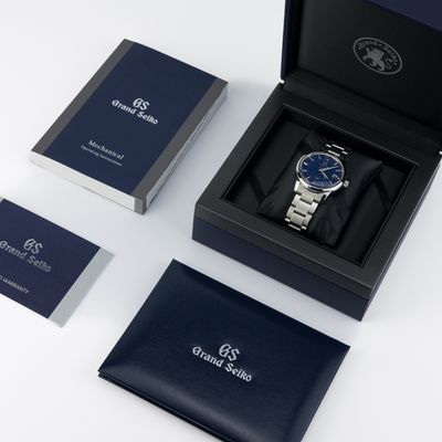 Grand Seiko GMT Hodinkee Limited Edition - One of 500 SBGM239 - Alternate view