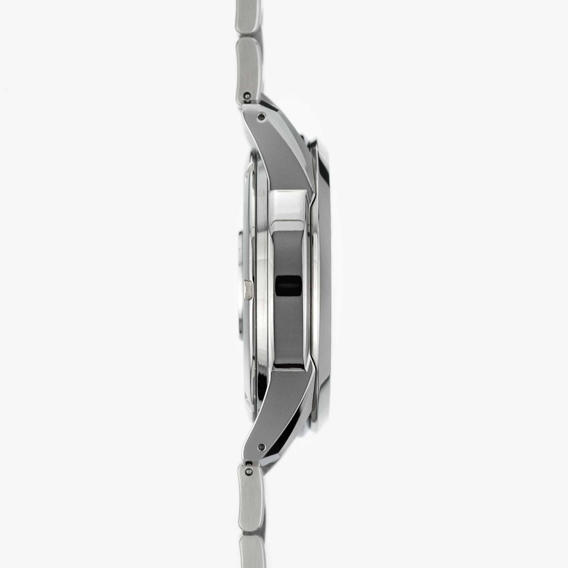 Grand Seiko Heritage Collection - Spring Drive, Titanium, Grey dial SBGA281 titanium Grey - Right side view