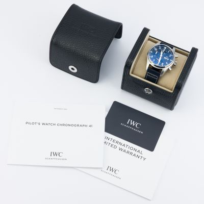 IWC Schaffhausen Pilot's Watch Chronograph 41 Blue dial IW388101 - Alternate view