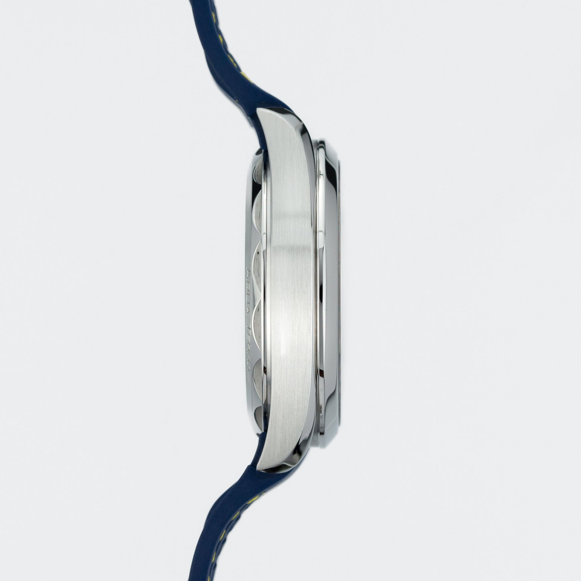 Omega Seamaster Aqua Terra 150M Co-Axial Chronometer Blue 220.12.41.21.03.009 steel Blue 2024 - Left side view