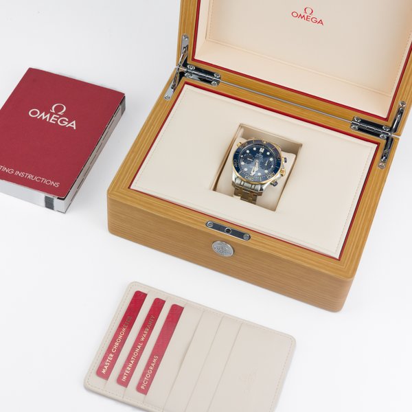 Seamaster Diver 300M Chronograph Master Chronometer in Gold & Steel - 210.20.44.51.03.001 - Image 2