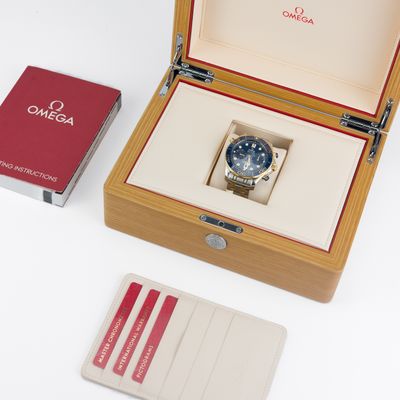 Omega Seamaster Diver 300M Chronograph Master Chronometer in Gold & Steel 210.20.44.51.03.001 - Alternate view