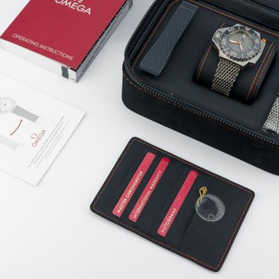 Omega Seamaster PloProf 1200M 227.90.55.21.99.001 - Alternate view